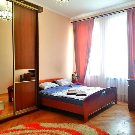 Flat On Sheptytskykh Apartment Liov Exterior foto