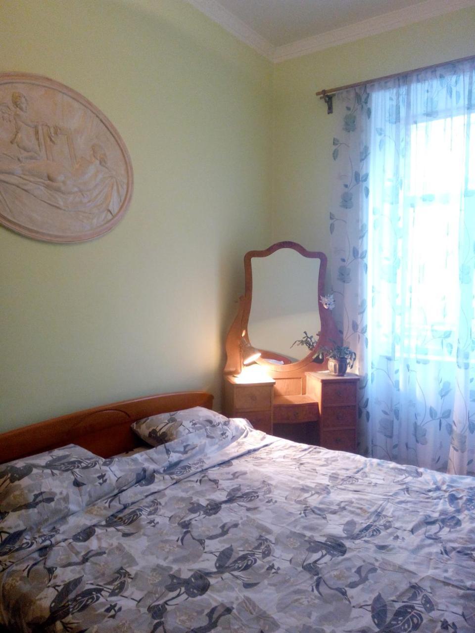 Flat On Sheptytskykh Apartment Liov Exterior foto
