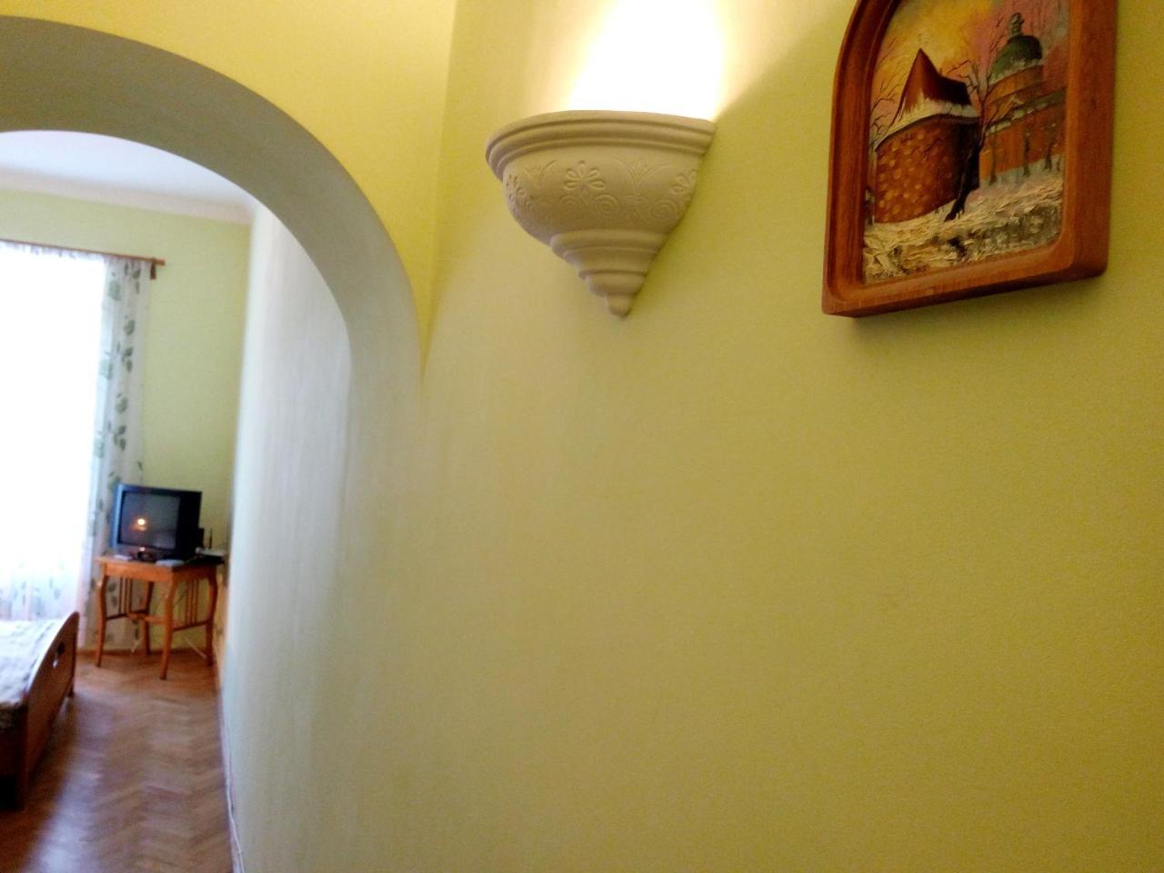 Flat On Sheptytskykh Apartment Liov Exterior foto