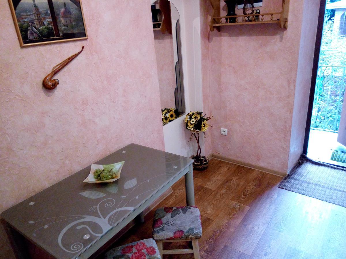 Flat On Sheptytskykh Apartment Liov Exterior foto