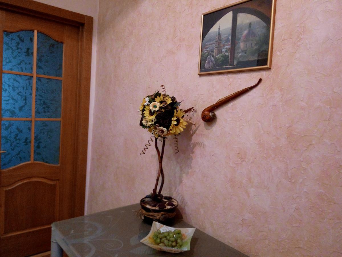 Flat On Sheptytskykh Apartment Liov Exterior foto